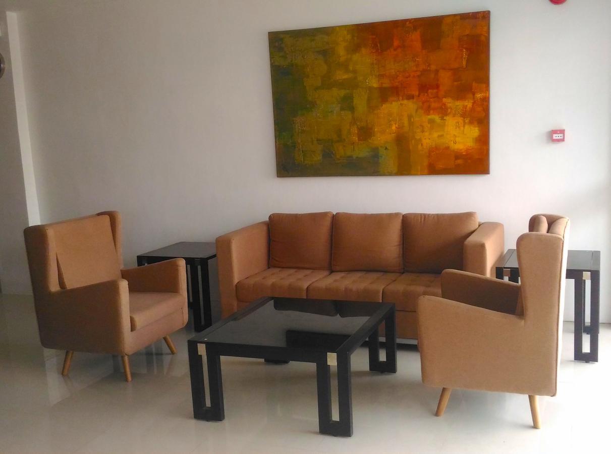 Top Star Hotel Oton Luaran gambar