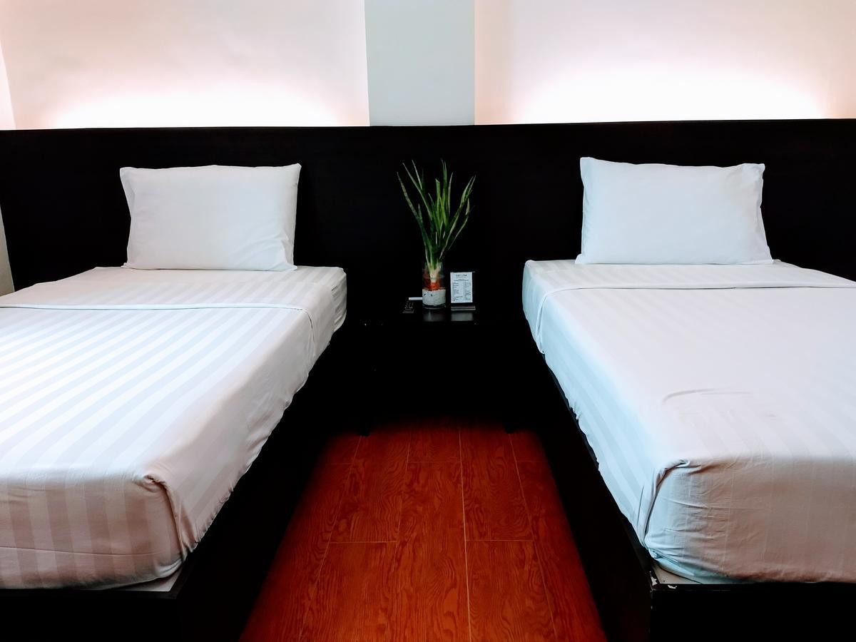 Top Star Hotel Oton Luaran gambar